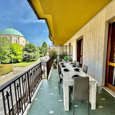 Luxury House Under The Old Town דירה *