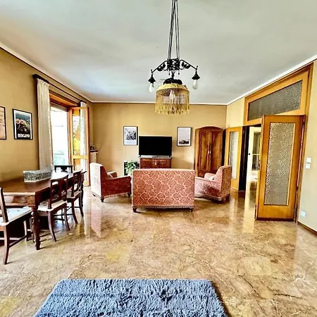 Апартаменты Luxury House Under The Old Town Бергамо