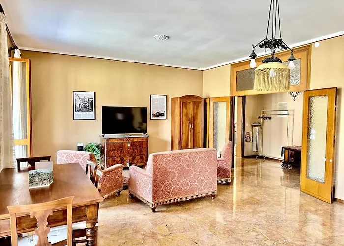 Luxury House Under The Old Town Apartamento